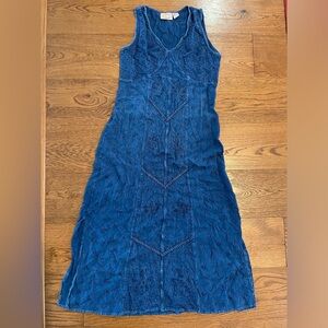 Sturgis Clothing Chambray Denim Embroidered Maxi Dress in Blue. Size S